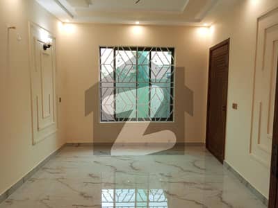 5 Marla Brand New House for Sale 3 Bed, Double Kitchen, Tiled Floor Near Emporium Mall Gated Street, 40 Ft Road