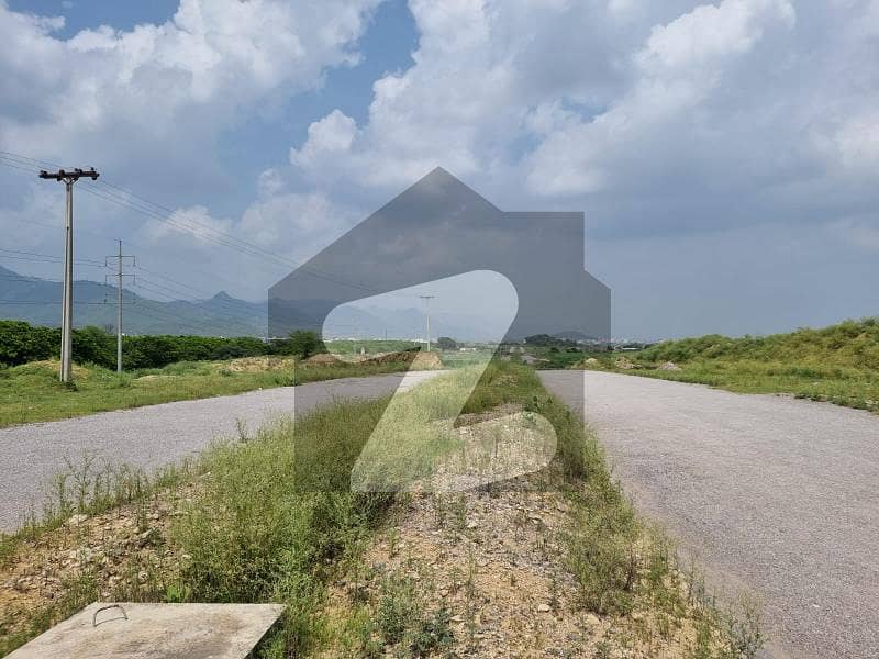 Plot For Sale (50x90) Plot For Sale (50x90)