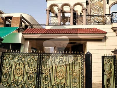 ڈی ایچ اے فیز 7 ڈیفنس (ڈی ایچ اے),لاہور میں 5 کمروں کا 10 مرلہ مکان 1.6 لاکھ میں کرایہ پر دستیاب ہے۔