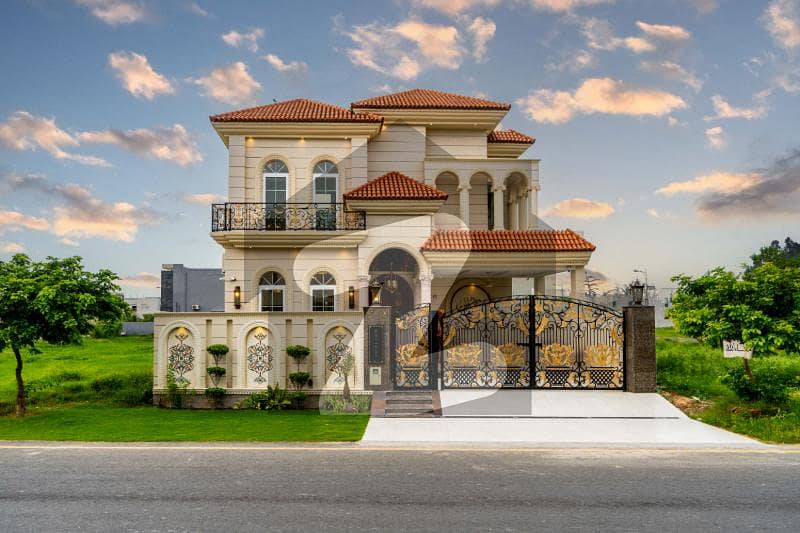 10 MARLA SPANISIH BRAND NEW DESIGNER HOUSE NEAR DHA RAYA