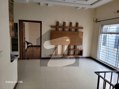 UPPER PORTION 10 MARLA HOUSE WITH SUI GAS METER IN PHASE ONE AVAILABLE FOR RENT IN BAHRIA ORCHARD