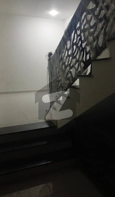 پی ای سی ایچ ایس بلاک 6 پی ای سی ایچ ایس,جمشید ٹاؤن,کراچی میں 8 کمروں کا 12 مرلہ مکان 4.25 لاکھ میں کرایہ پر دستیاب ہے۔