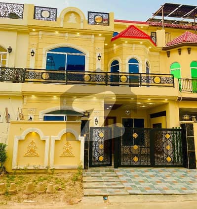 بش ایگزیکٹو ولاز ملتان میں 4 کمروں کا 5 مرلہ مکان 1.85 کروڑ میں برائے فروخت۔
