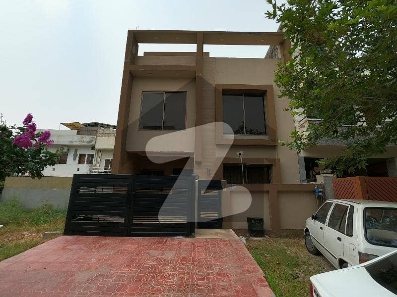 ڈی ۔ 12 اسلام آباد میں 4 کمروں کا 4 مرلہ مکان 4.0 کروڑ میں برائے فروخت۔ ڈی ۔ 12 اسلام آباد میں 4 کمروں کا 4 مرلہ مکان 4.0 کروڑ میں برائے فروخت۔
