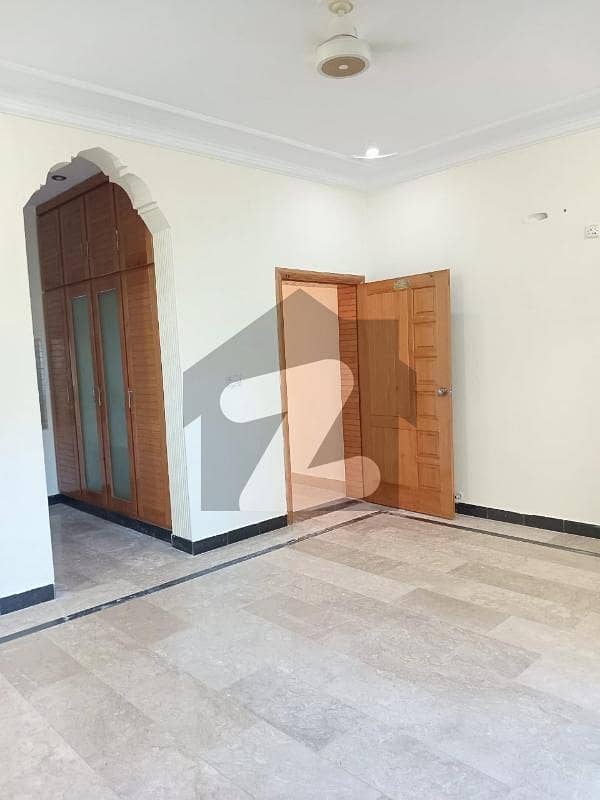 1 kanal Upper portion available for rent in G-13