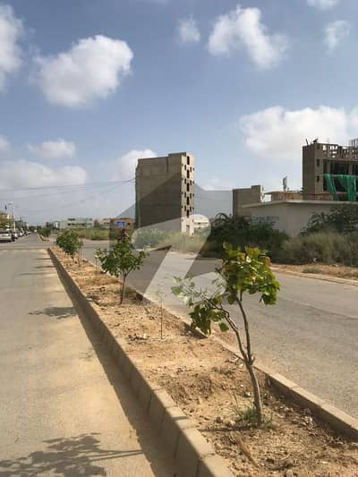 MAIN KHALIQ-UZ-ZAMAN ROAD CORNER OLD DEMOLISH STRUCTURE