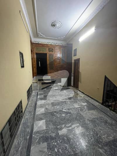 حیات آباد فیز 6 - ایف6 حیات آباد فیز 6,حیات آباد,پشاور میں 8 کمروں کا 6 مرلہ مکان 3.5 کروڑ میں برائے فروخت۔