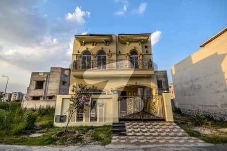ROYAL CLASS SPANISH 5 MARLA WELL MAINTAIN HOUSE FOR SALE