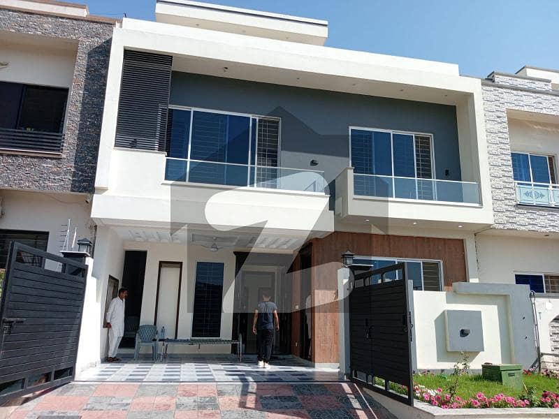 G-13 30x60 Brand New Double Story House Available G-13 30x60 Brand New Double Story House Available