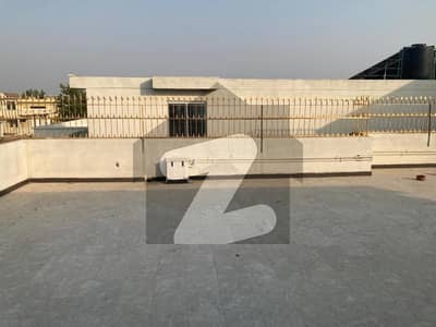 ای ۔ 11/3 ای ۔ 11,اسلام آباد میں 5 کمروں کا 1 کنال مکان 4.5 لاکھ میں کرایہ پر دستیاب ہے۔