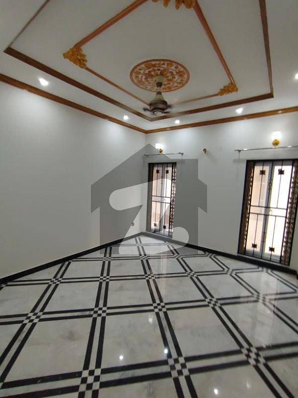 جواد ایونیو اوکاڑہ میں 5 کمروں کا 8 مرلہ مکان 2.4 کروڑ میں برائے فروخت۔ جواد ایونیو اوکاڑہ میں 5 کمروں کا 8 مرلہ مکان 2.4 کروڑ میں برائے فروخت۔