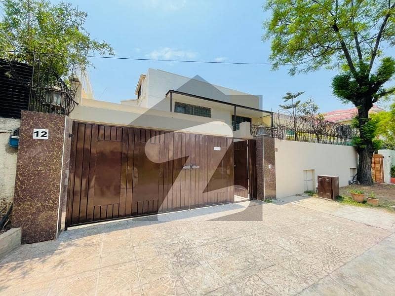 House For Rent In F-7 House For Rent In F-7