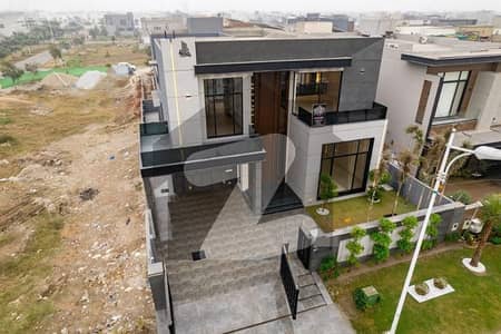 100% ORIGINAL MAZHAR DESIGN 1 KANAL ULTRA MODERN BANGALOW WITH DOUBLE HEIGHTED TV LOUNGE FOR SALE NEAR TO PARK. 100% ORIGINAL MAZHAR DESIGN 1 KANAL ULTRA MODERN BANGALOW WITH DOUBLE HEIGHTED TV LOUNGE FOR SALE NEAR TO PARK.