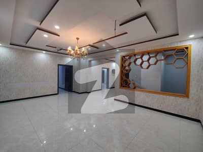 بحریہ ٹاؤن فیز 4 بحریہ ٹاؤن راولپنڈی,راولپنڈی میں 8 کمروں کا 1 کنال مکان 3.25 لاکھ میں کرایہ پر دستیاب ہے۔