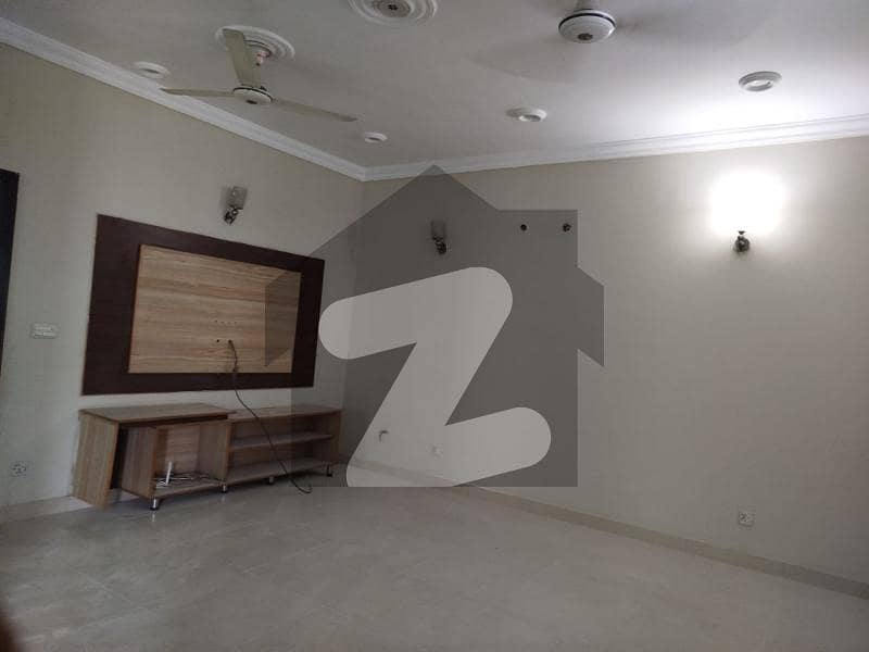 10 Marla Beautiful Portion Available For Rent 10 Marla Beautiful Portion Available For Rent