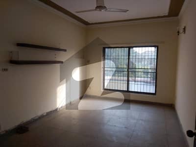 1 Kanal Upper Portion 3 Beds