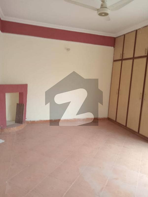 10 MARLA UPPER PORTION FOR RENT 10 MARLA UPPER PORTION FOR RENT