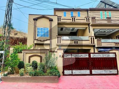 گلشن آباد راولپنڈی میں 6 کمروں کا 10 مرلہ مکان 2.9 کروڑ میں برائے فروخت۔