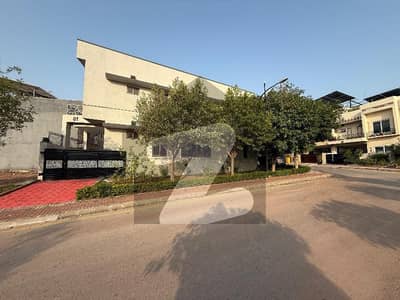 بحریہ انکلیو - سیکٹر این بحریہ انکلیو,بحریہ ٹاؤن,اسلام آباد میں 7 کمروں کا 11 مرلہ مکان 4.35 کروڑ میں برائے فروخت۔
