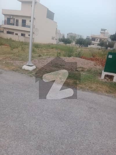 بی