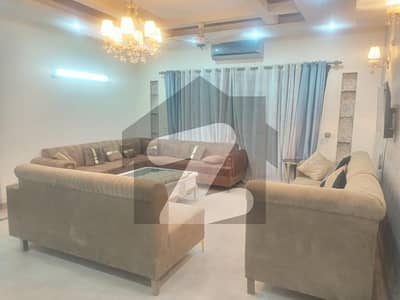 ڈی ایچ اے فیز 4 ڈیفنس (ڈی ایچ اے),لاہور میں 5 کمروں کا 1 کنال مکان 6.5 کروڑ میں برائے فروخت۔