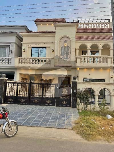 بخ ولاز فیز 2 - حامد بلاک بوچ ایگزیکٹو ولاز - فیز 2,بش ایگزیکٹو ولاز,ملتان میں 5 کمروں کا 9 مرلہ مکان 1.4 لاکھ میں کرایہ پر دستیاب ہے۔