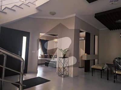 Gulshan-E-Iqbal Block 8 Outclass Bungalow 4 Bed Rooms Drawing Dinning Lounge Kitchen 4 5 Car Parking Available For Rent Reasonable Rent
