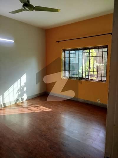 Spacious Lower Portion Is Available In G-9/3 For rent