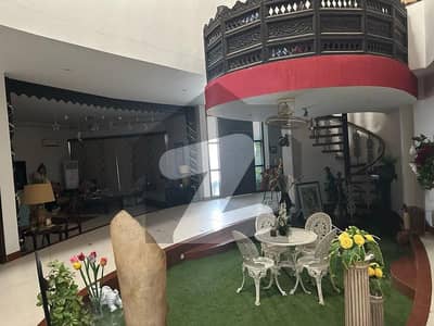 Prime Location House Sized 666 Square Yards Is Available For sale In DHA Phase 6