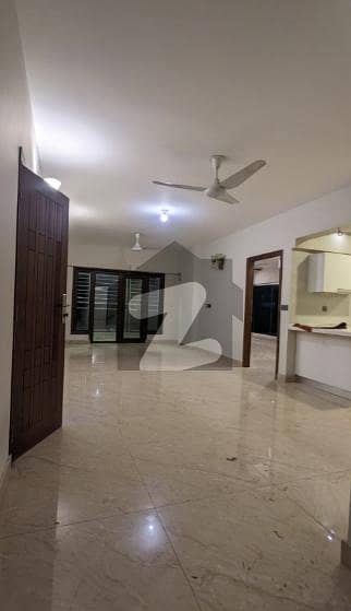 Flat Available For Sale In Shahra-e-Faisal Karachi Flat Available For Sale In Shahra-e-Faisal Karachi