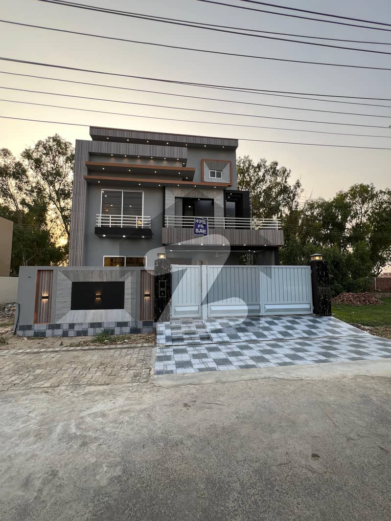 10 Marla Facing Park Brand New House For Rent 10 Marla Facing Park Brand New House For Rent