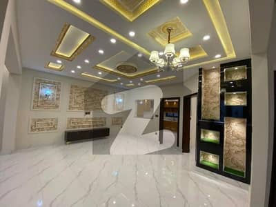 بوچ ایگزیکٹو ولاز - فیز 1 بش ایگزیکٹو ولاز,ملتان میں 4 کمروں کا 5 مرلہ مکان 1.69 کروڑ میں برائے فروخت۔ بوچ ایگزیکٹو ولاز - فیز 1 بش ایگزیکٹو ولاز,ملتان میں 4 کمروں کا 5 مرلہ مکان 1.69 کروڑ میں برائے فروخت۔