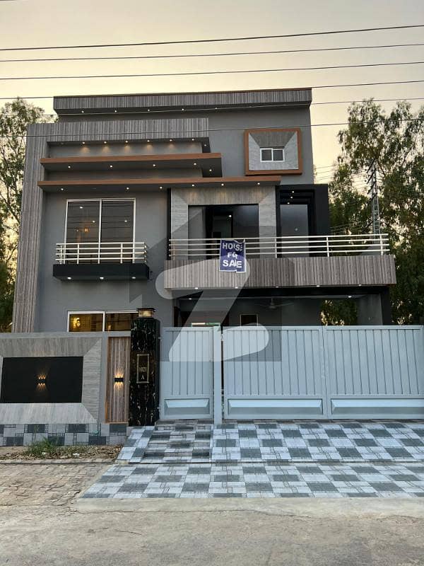 10 Marla Brand New House Available For Rent 10 Marla Brand New House Available For Rent