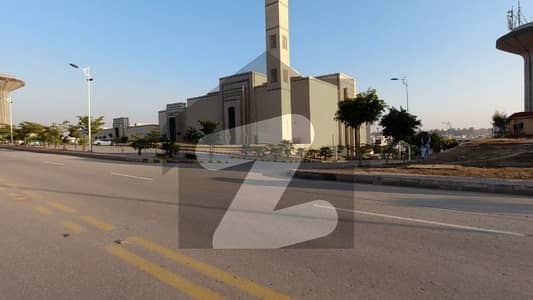 بحریہ ٹاؤن فیز 8 - عثمان ڈی بلاک بحریہ ٹاؤن فیز 8 ۔ سفاری ویلی,بحریہ ٹاؤن فیز 8,بحریہ ٹاؤن راولپنڈی,راولپنڈی میں 1 کنال رہائشی پلاٹ 3.2 کروڑ میں برائے فروخت۔
