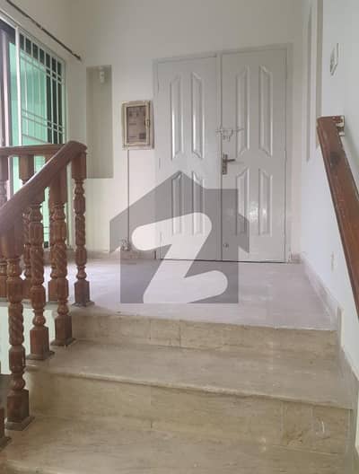 10 MARLA UPPER PORTION WITH SEPARATE GATE AVAILABLE FOR RENT