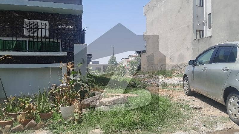 جناح گارڈنز ایف ای سی ایچ ایس,اسلام آباد میں 8 مرلہ رہائشی پلاٹ 1.0 کروڑ میں برائے فروخت۔ جناح گارڈنز ایف ای سی ایچ ایس,اسلام آباد میں 8 مرلہ رہائشی پلاٹ 1.0 کروڑ میں برائے فروخت۔