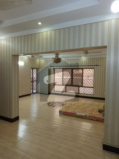 G-9/4 Size 30x50 Full House 4 Bed 4 Bath Drawing Dining Kitchen Servant Attached Bath
