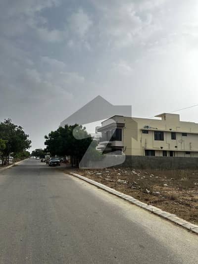 ڈی ایچ اے فیز 8 ڈی ایچ اے ڈیفینس,کراچی میں 4 کنال رہائشی پلاٹ 25.5 کروڑ میں برائے فروخت۔