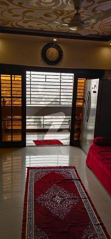 نارتھ ناظم آباد کراچی میں 4 کمروں کا 7 مرلہ فلیٹ 2.6 کروڑ میں برائے فروخت۔