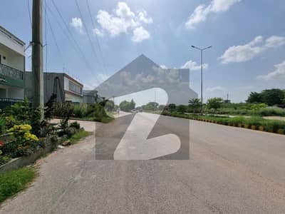Corner 1022 Square Yards Commercial Plot For sale In Rs. 1100000000 Only