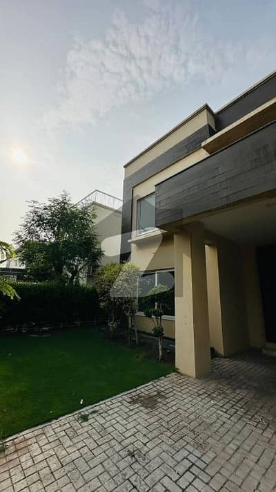 1 Kanal Facing Golf Villa For Rent