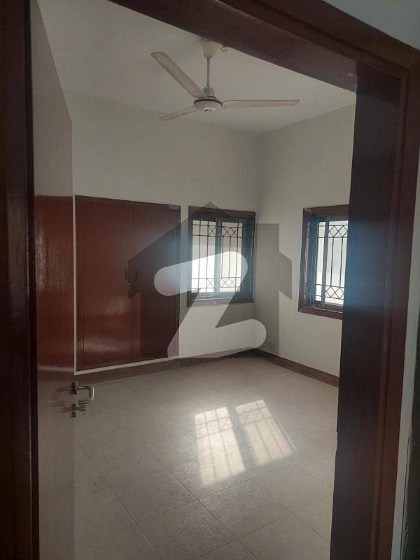 300 Yard Bungalow For Rent in Dha Phase 4 300 Yard Bungalow For Rent in Dha Phase 4