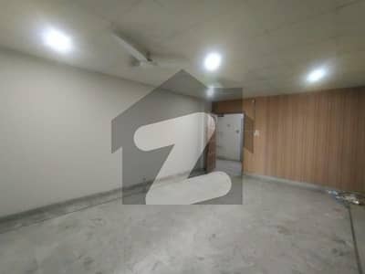 آئی ۔ 8 مرکز آئی ۔ 8,اسلام آباد میں 4 مرلہ دفتر 1.5 لاکھ میں کرایہ پر دستیاب ہے۔