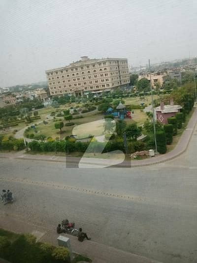 بحریہ ٹاؤن فیز 3 بحریہ ٹاؤن راولپنڈی,راولپنڈی میں 3 کمروں کا 5 کنال فلیٹ 90.0 ہزار میں کرایہ پر دستیاب ہے۔