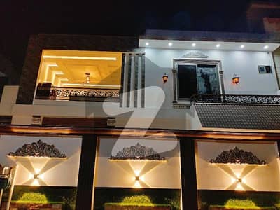 سیٹیلائیٹ ٹاؤن گوجرانوالہ میں 6 کمروں کا 17 مرلہ مکان 6.2 کروڑ میں برائے فروخت۔
