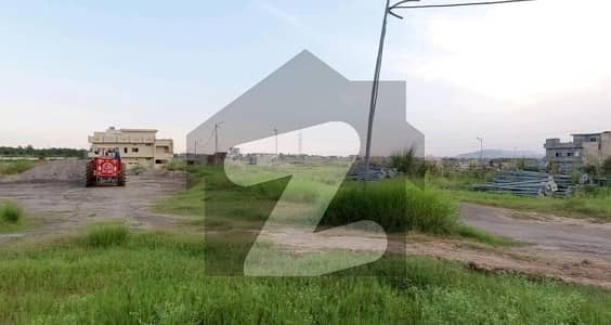 5 Marla Residential Plot In Central Bani Gala For Sale