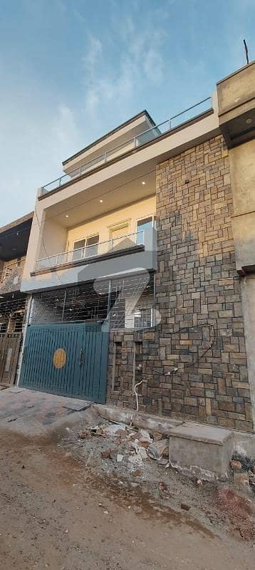 ایچ ۔ 13 اسلام آباد میں 6 کمروں کا 5 مرلہ مکان 1.8 کروڑ میں برائے فروخت۔ ایچ ۔ 13 اسلام آباد میں 6 کمروں کا 5 مرلہ مکان 1.8 کروڑ میں برائے فروخت۔