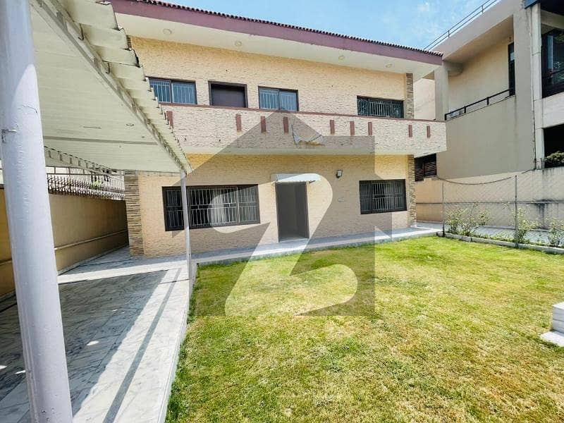 ایف ۔ 8 اسلام آباد میں 5 کمروں کا 1 کنال مکان 5.0 لاکھ میں کرایہ پر دستیاب ہے۔