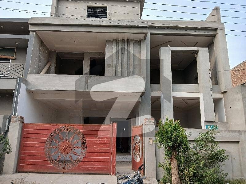 ایڈن ایگزیکیٹو ایڈن گارڈنز,فیصل آباد میں 5 کمروں کا 8 مرلہ مکان 2.6 کروڑ میں برائے فروخت۔ ایڈن ایگزیکیٹو ایڈن گارڈنز,فیصل آباد میں 5 کمروں کا 8 مرلہ مکان 2.6 کروڑ میں برائے فروخت۔