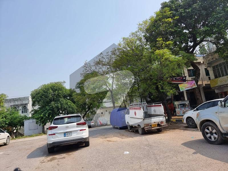 Plaza For Sale( 30x48) Plaza For Sale( 30x48)